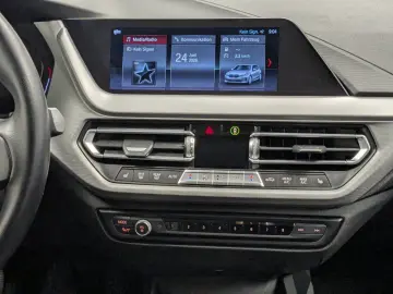 BMW 118d AHK Memory DA PA HiFi LED Comfort Paket