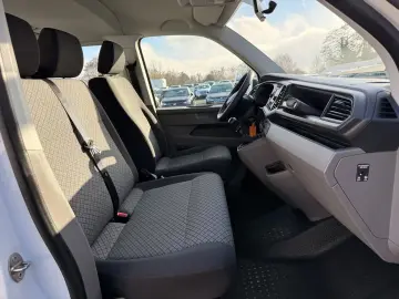 Volkswagen T6.1 2.0 TDI Caravelle Trendline 9-Locuri