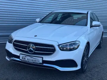MERCEDES-BENZ E 220d Limousine NAVI LED AHK  PARKLENK