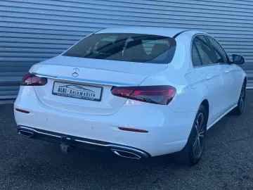 MERCEDES-BENZ E 220d Limousine NAVI LED AHK  PARKLENK