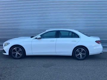 MERCEDES-BENZ E 220d Limousine NAVI LED AHK  PARKLENK