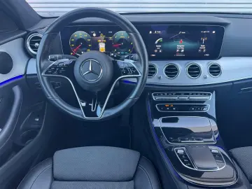 MERCEDES-BENZ E 220d Limousine NAVI LED AHK  PARKLENK