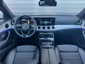 MERCEDES-BENZ E 220d Limousine NAVI LED AHK  PARKLENK