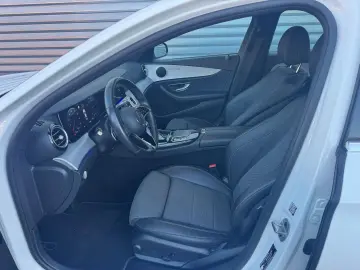 MERCEDES-BENZ E 220d Limousine NAVI LED AHK  PARKLENK
