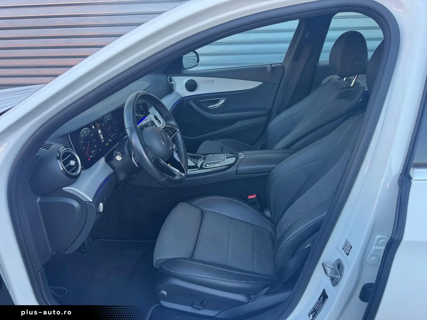 MERCEDES-BENZ E 220d Limousine NAVI LED AHK  PARKLENK