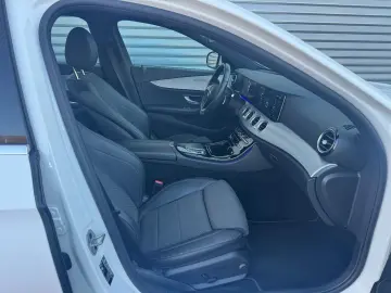 MERCEDES-BENZ E 220d Limousine NAVI LED AHK  PARKLENK