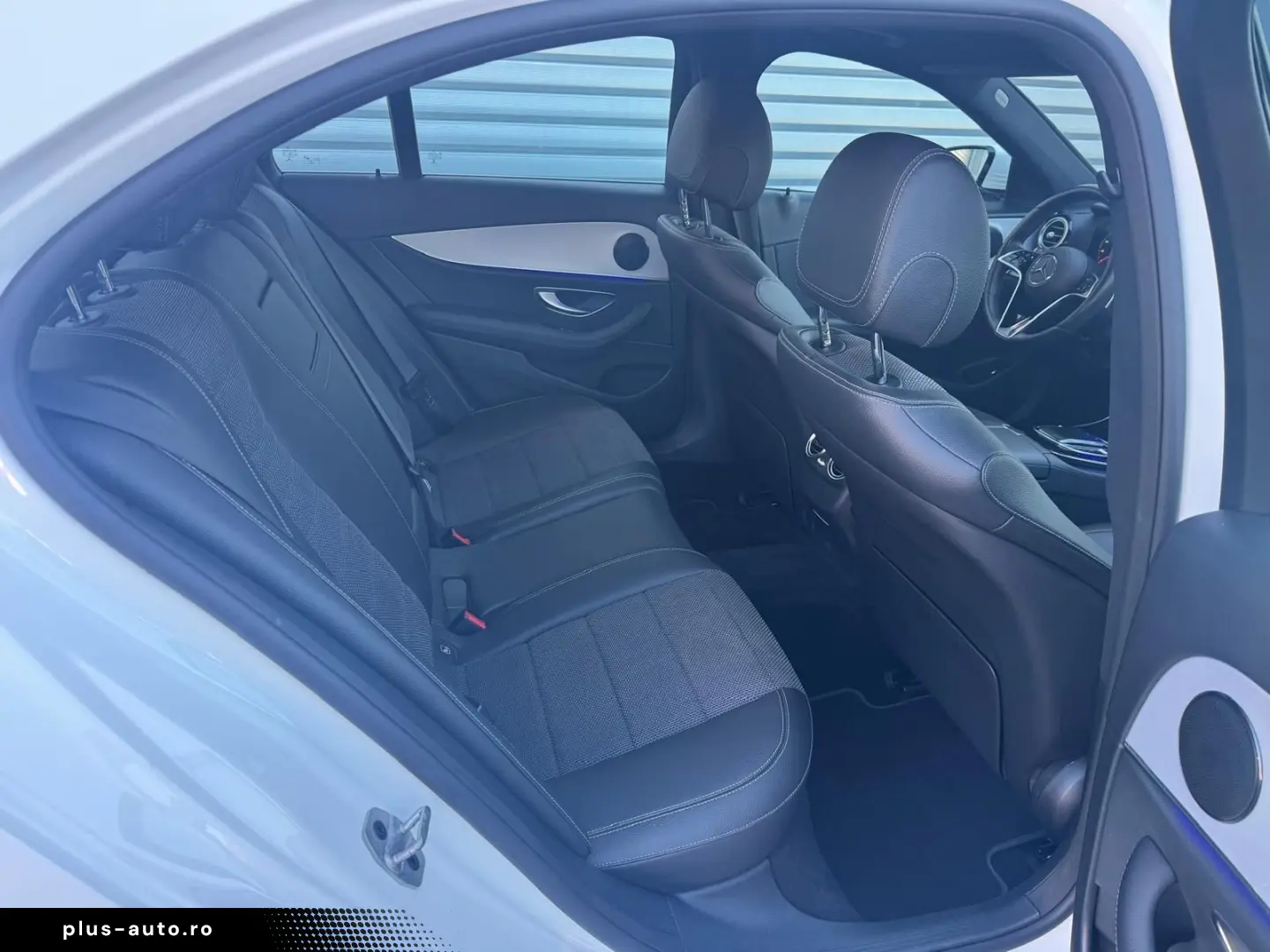 MERCEDES-BENZ E 220d Limousine NAVI LED AHK  PARKLENK