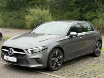 MERCEDES-BENZ A 250 Progressive Automatik Navi LED Kamera