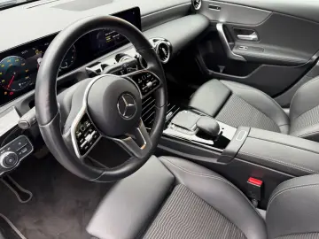 MERCEDES-BENZ A 250 Progressive Automatik Navi LED Kamera