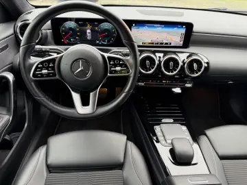 MERCEDES-BENZ A 250 Progressive Automatik Navi LED Kamera