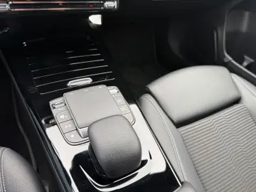 MERCEDES-BENZ A 250 Progressive Automatik Navi LED Kamera
