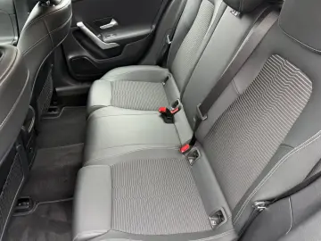 MERCEDES-BENZ A 250 Progressive Automatik Navi LED Kamera