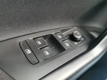 VW Taigo R-Line 1.0 TSI 7-Gang Navi CarPlay Klima
