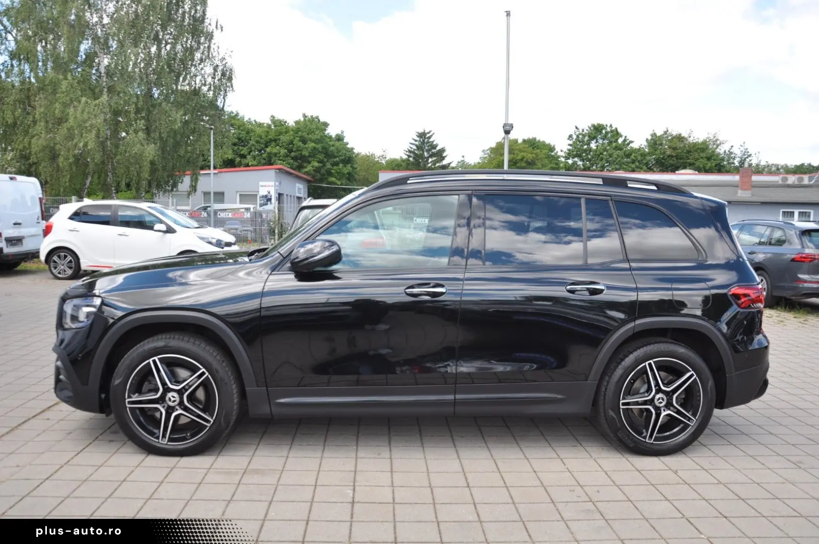 MERCEDES-BENZ GLB 220 d 8G-DCT AMG-NIGHT-DISTR.-RKAM-AHK-LED