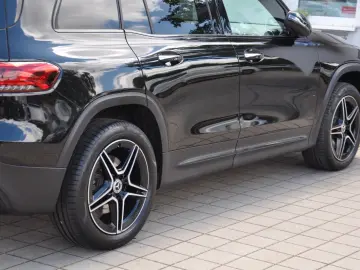 MERCEDES-BENZ GLB 220 d 8G-DCT AMG-NIGHT-DISTR.-RKAM-AHK-LED