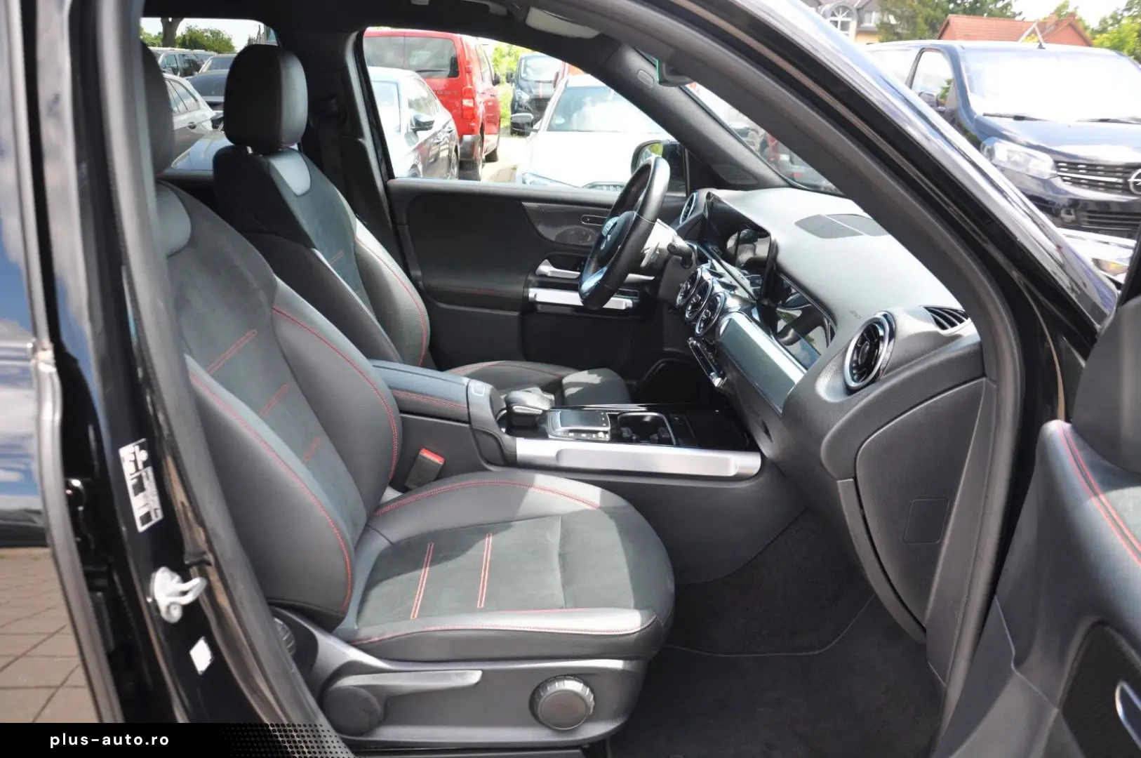 MERCEDES-BENZ GLB 220 d 8G-DCT AMG-NIGHT-DISTR.-RKAM-AHK-LED