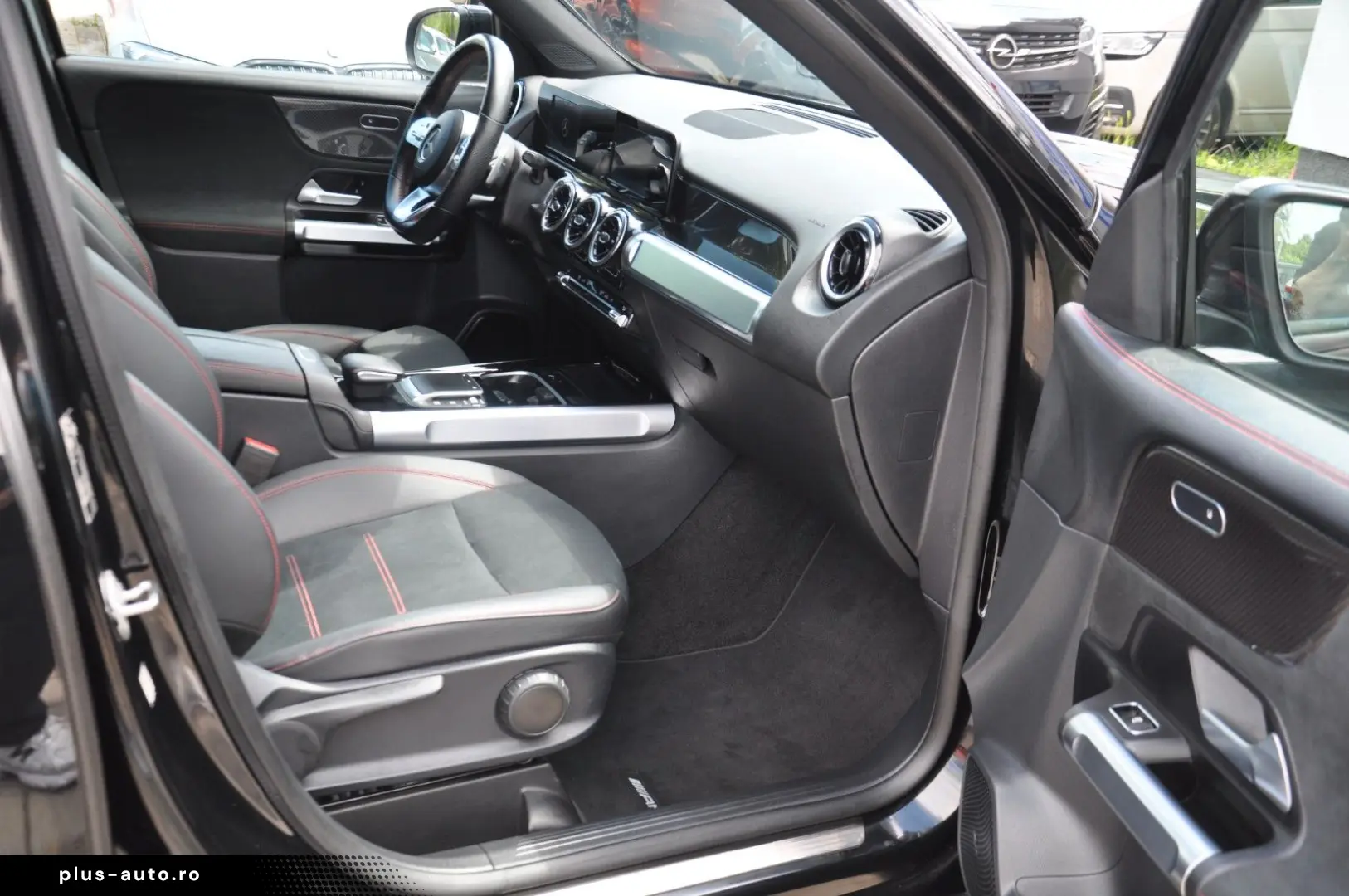 MERCEDES-BENZ GLB 220 d 8G-DCT AMG-NIGHT-DISTR.-RKAM-AHK-LED