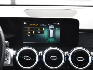 MERCEDES-BENZ GLB 220 d 8G-DCT AMG-NIGHT-DISTR.-RKAM-AHK-LED