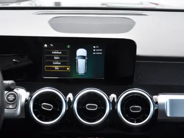 MERCEDES-BENZ GLB 220 d 8G-DCT AMG-NIGHT-DISTR.-RKAM-AHK-LED
