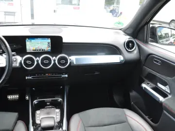 MERCEDES-BENZ GLB 220 d 8G-DCT AMG-NIGHT-DISTR.-RKAM-AHK-LED