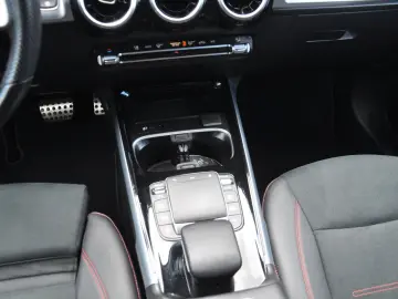 MERCEDES-BENZ GLB 220 d 8G-DCT AMG-NIGHT-DISTR.-RKAM-AHK-LED