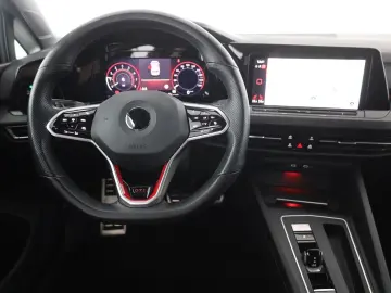 VW Golf VIII 2.0 TSI DSG GTI LED Navi Sitzheizung