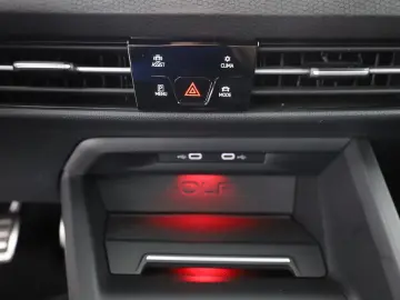 VW Golf VIII 2.0 TSI DSG GTI LED Navi Sitzheizung