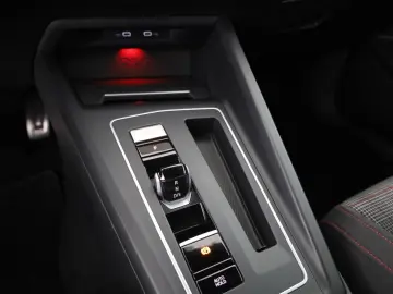 VW Golf VIII 2.0 TSI DSG GTI LED Navi Sitzheizung