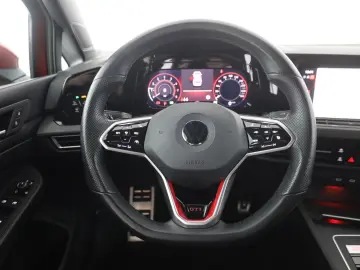 VW Golf VIII 2.0 TSI DSG GTI LED Navi Sitzheizung