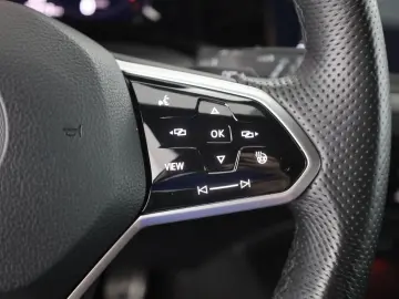 VW Golf VIII 2.0 TSI DSG GTI LED Navi Sitzheizung