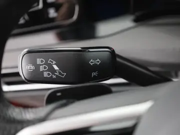 VW Golf VIII 2.0 TSI DSG GTI LED Navi Sitzheizung