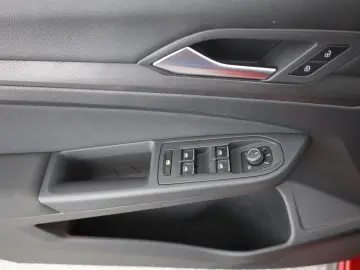 VW Golf VIII 2.0 TSI DSG GTI LED Navi Sitzheizung