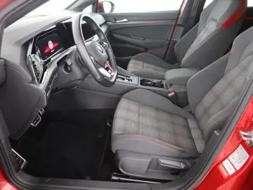 VW Golf VIII 2.0 TSI DSG GTI LED Navi Sitzheizung