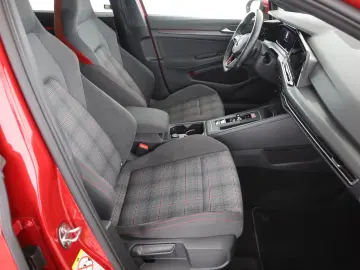VW Golf VIII 2.0 TSI DSG GTI LED Navi Sitzheizung