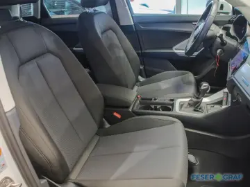 AUDI Q3 35 TFSI advanced GRA LED Navi PDC Sitzh. 18