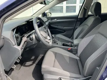 VW Golf VIII 1.5 TSI Active LED VIRTUAL ACC AHK NAV