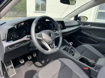 VW Golf VIII 1.5 TSI Active LED VIRTUAL ACC AHK NAV