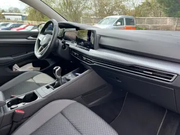 VW Golf VIII 1.5 TSI Active LED VIRTUAL ACC AHK NAV