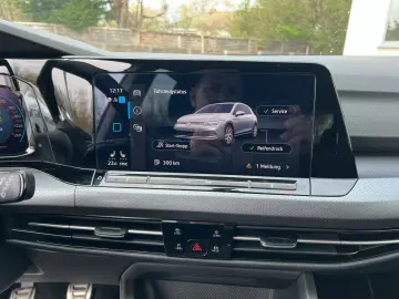 VW Golf VIII 1.5 TSI Active LED VIRTUAL ACC AHK NAV