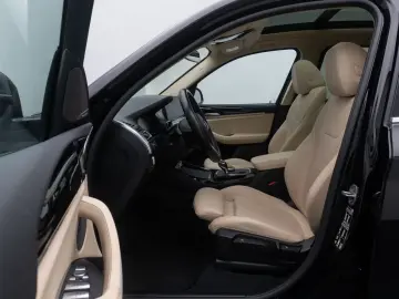 BMW X3 xD30d H K DAB Kamera Leder Panorama MSport