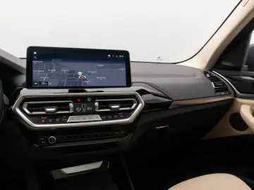 BMW X3 xD30d H K DAB Kamera Leder Panorama MSport