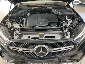 MERCEDES-BENZ GLC 300de 4M AMG Burmester Ventilation 360