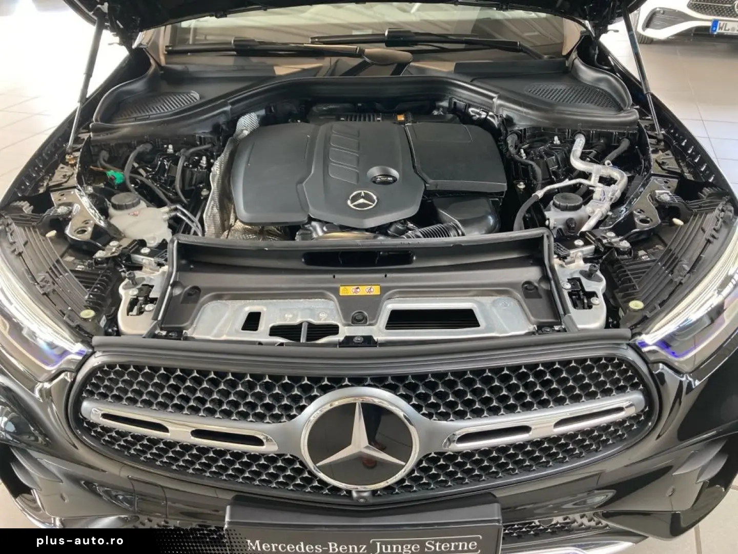 MERCEDES-BENZ GLC 300de 4M AMG Burmester Ventilation 360