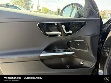 MERCEDES-BENZ C 300 de AMG Premium Pano Distronic D-Light