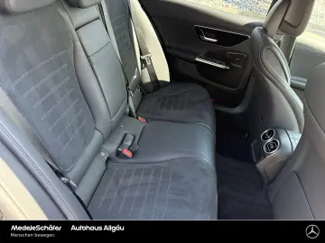 MERCEDES-BENZ C 300 de AMG Premium Pano Distronic D-Light