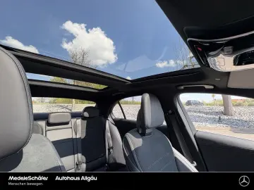 MERCEDES-BENZ C 300 de AMG Premium Pano Distronic D-Light