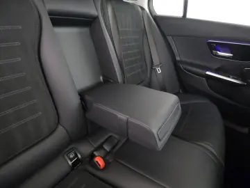 MERCEDES-BENZ C 300 de AMG Digital Light Memory Pano 360