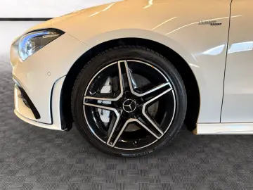 MERCEDES-BENZ CLA 35 AMG 4MATIC Coupé   Garantie   Ambiente