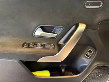 MERCEDES-BENZ CLA 35 AMG 4MATIC Coupé   Garantie   Ambiente