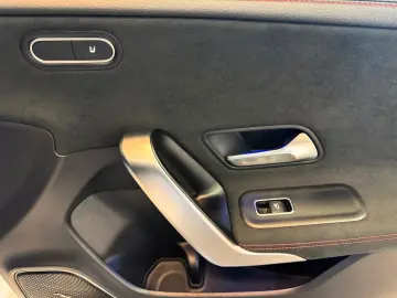 MERCEDES-BENZ CLA 35 AMG 4MATIC Coupé   Garantie   Ambiente